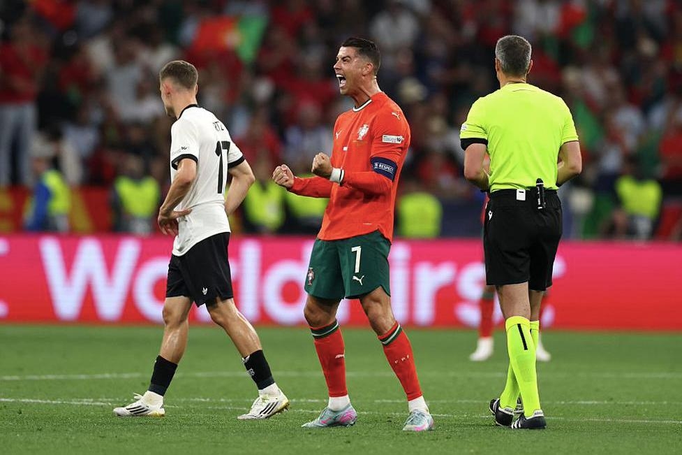 波希尔西德助攻两度，热刺客场完胜