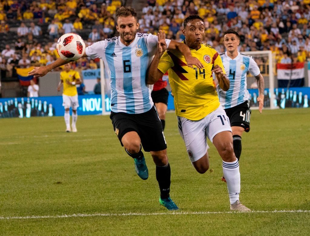 包含哥伦比亚国家队设计取消国际友谊赛的词条