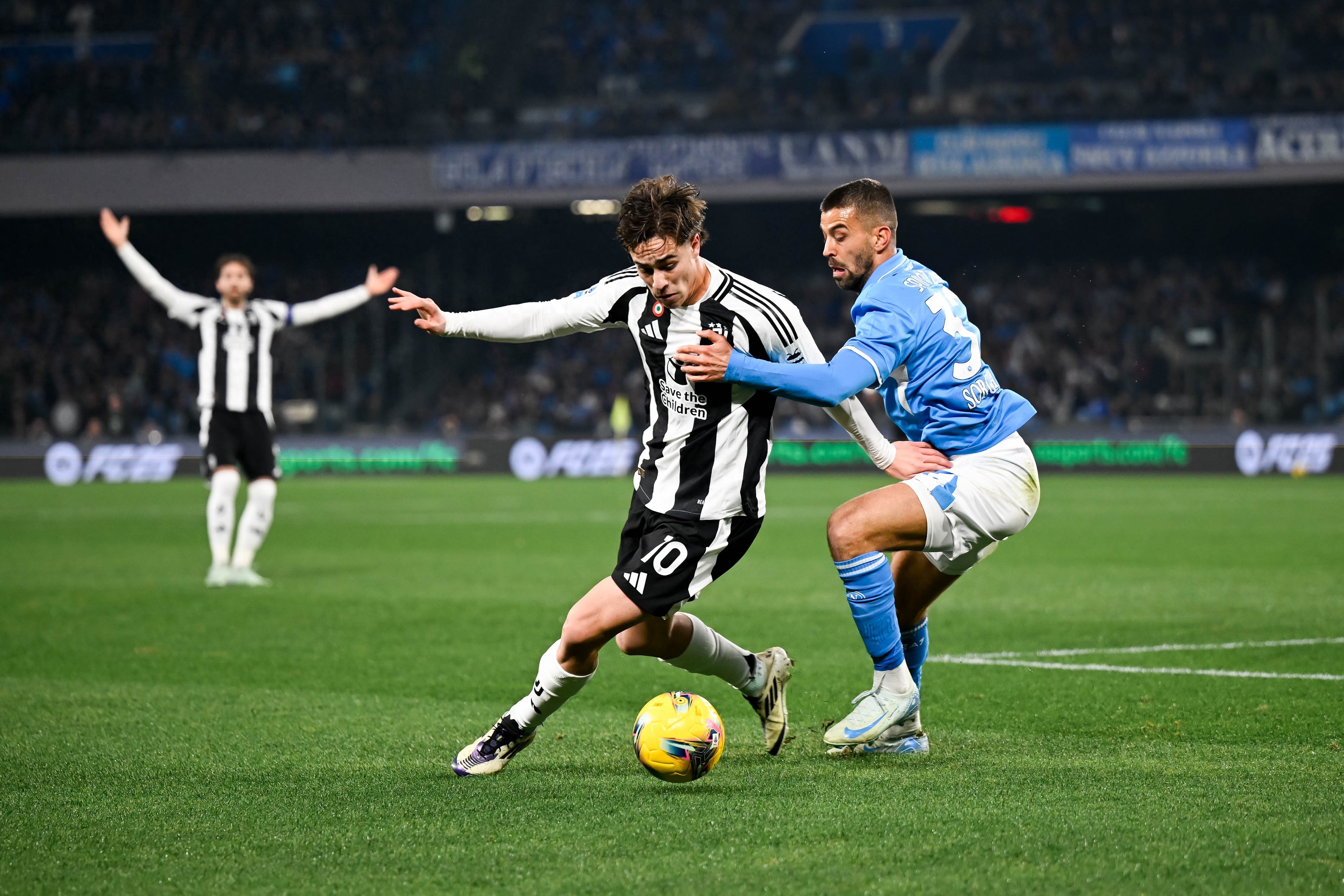 那不勒斯遭遇惨败,球队危机四伏 那不勒斯遭遇惨败,球队危机四伏