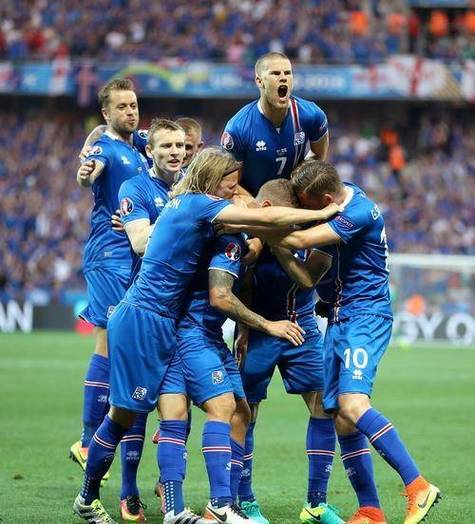 包含冰岛队突破重围，晋级欧洲杯正赛的词条