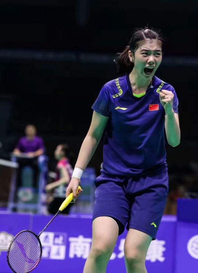 包含中国羽毛球队横扫英格兰羽毛球队，辛杜高光表现的词条