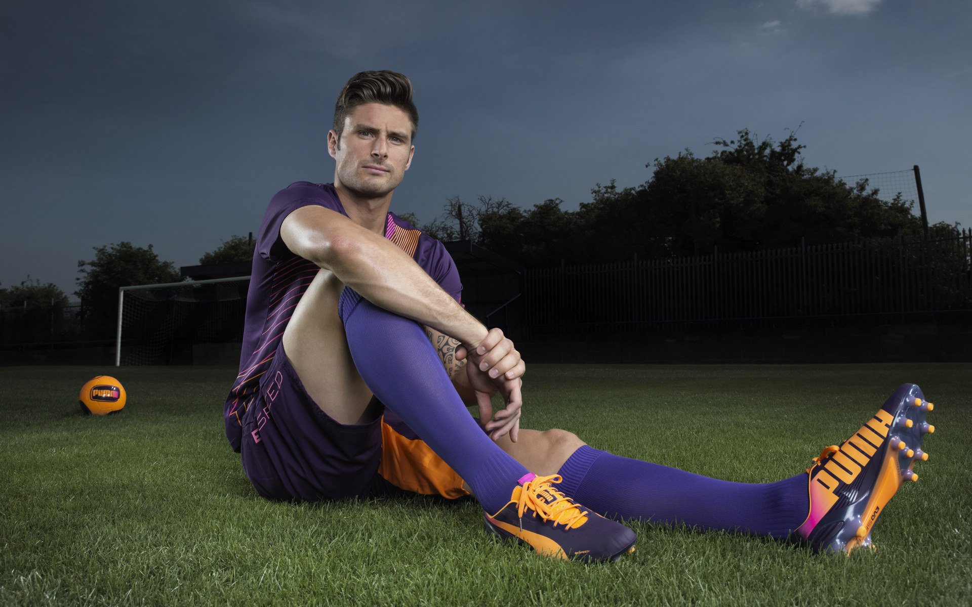 世界排名争夺战焦点战，国际米兰硬仗取胜巴黎，蓝黑军团欧冠之夜闪耀