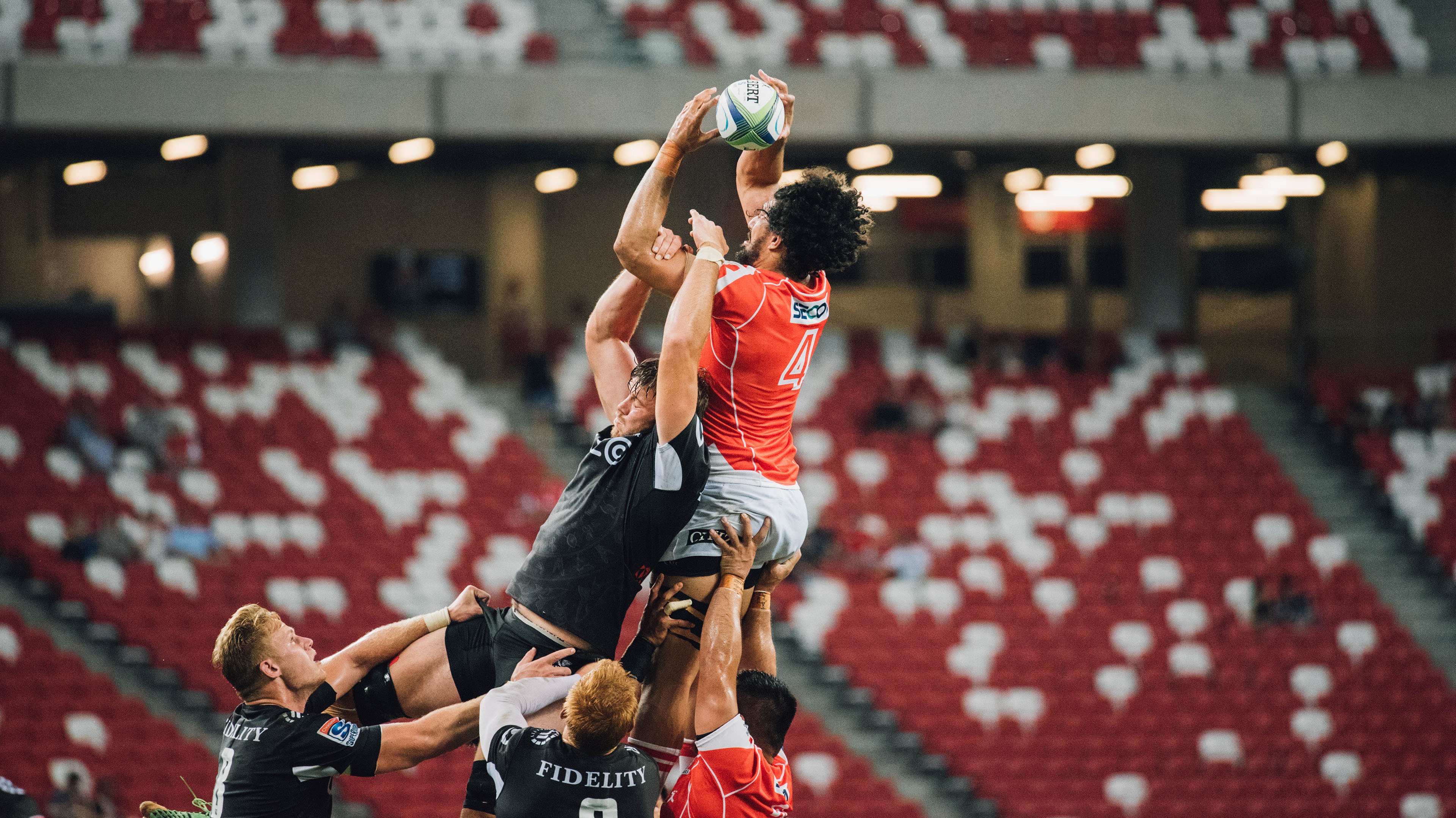 巴黎之夜的冰与火，法国队鏖战日本队，辛杜一球点燃赛场