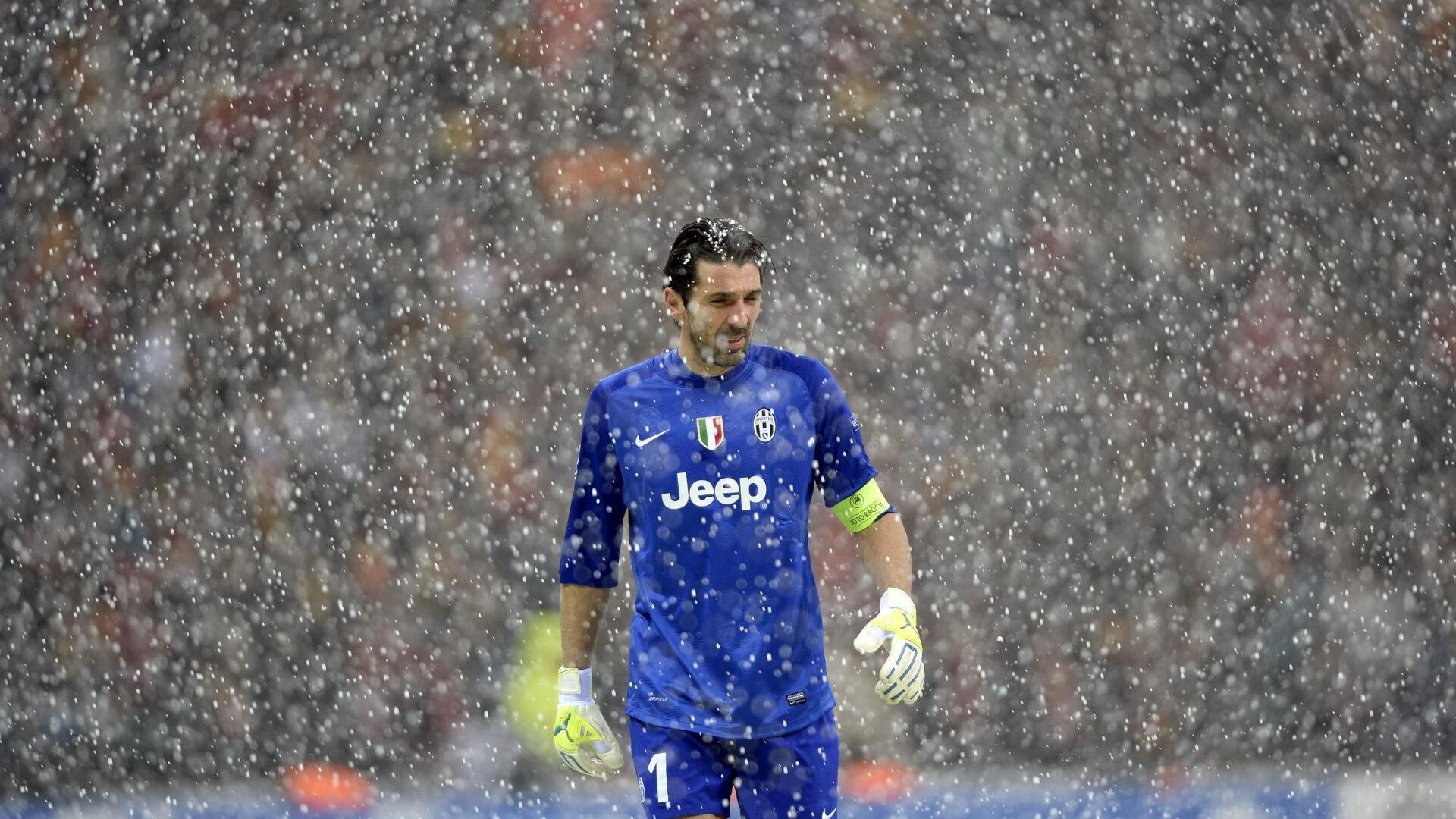 赛道上的逆袭，拉塞尔点燃赛场，迈凯伦绝杀红牛车队